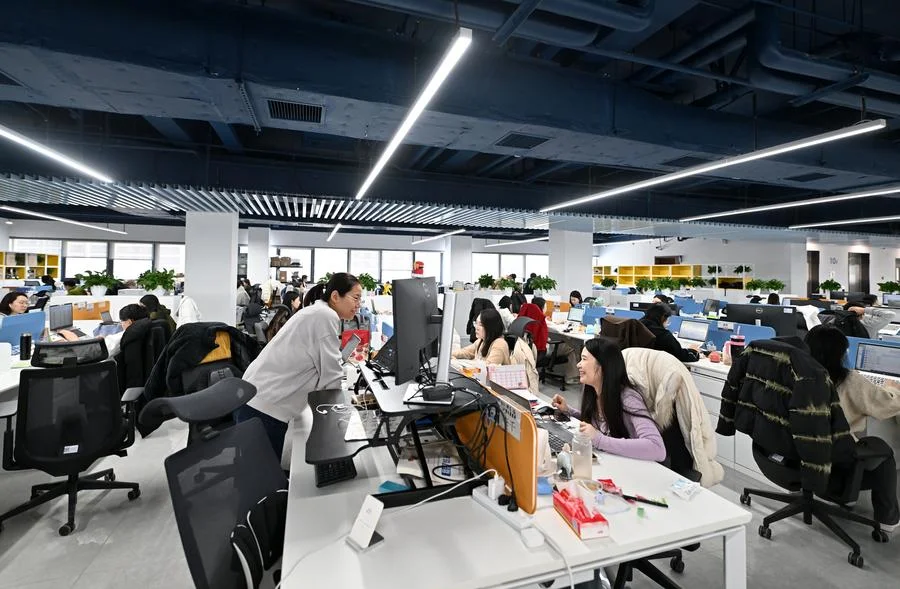 Dropioneer employees' focused work